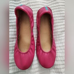 Tieks Shoes Size 8 Fushia